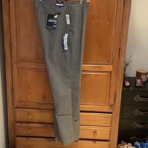 Izod Men's Classic Gray Chinos. New with tags.